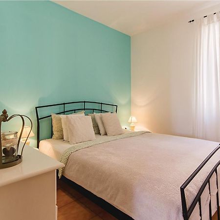 Beautiful home in Liznjan with 7 Bedrooms, WiFi&Outdoor swimming pool Buitenkant foto