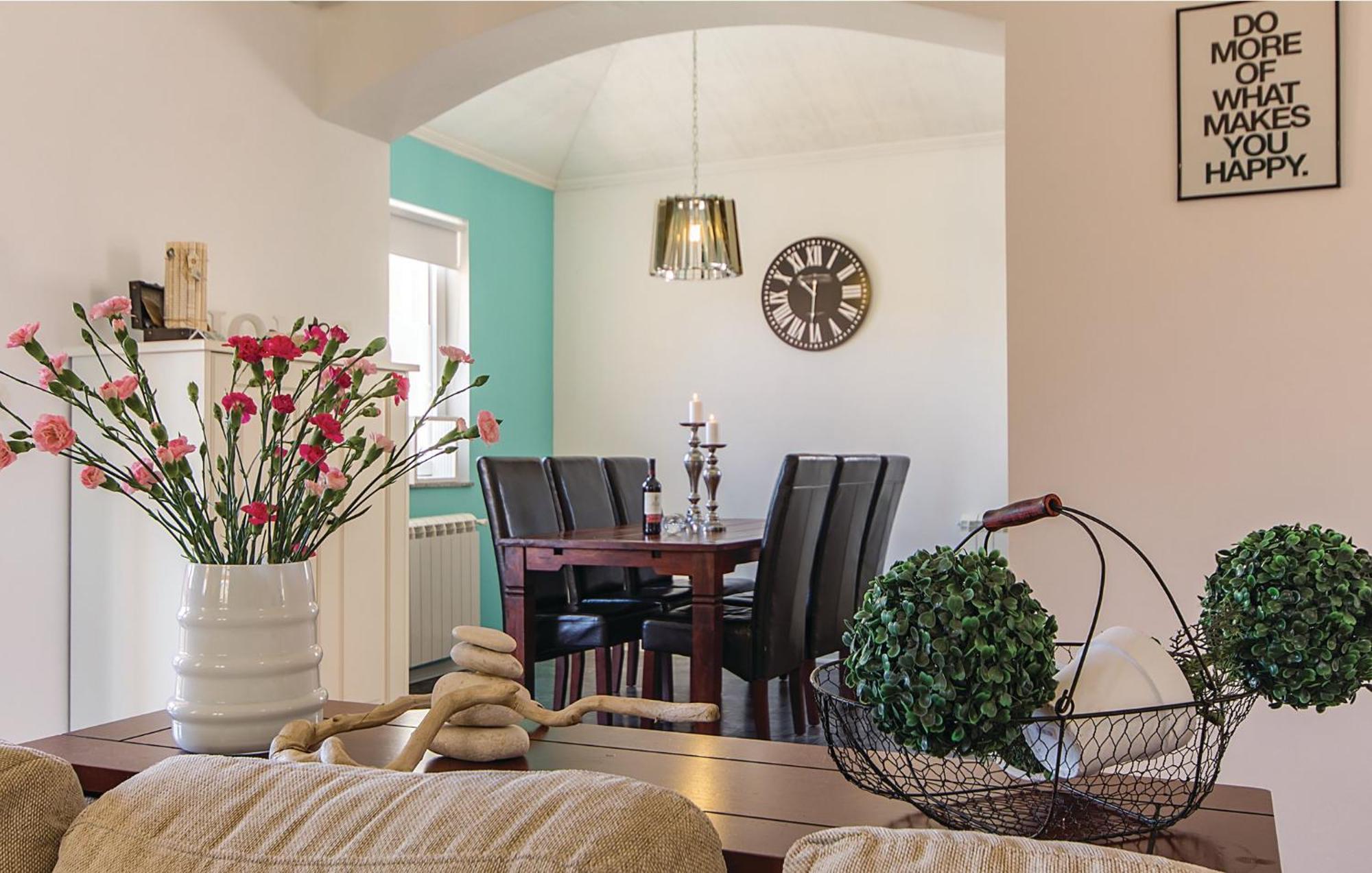 Beautiful home in Liznjan with 7 Bedrooms, WiFi&Outdoor swimming pool Buitenkant foto
